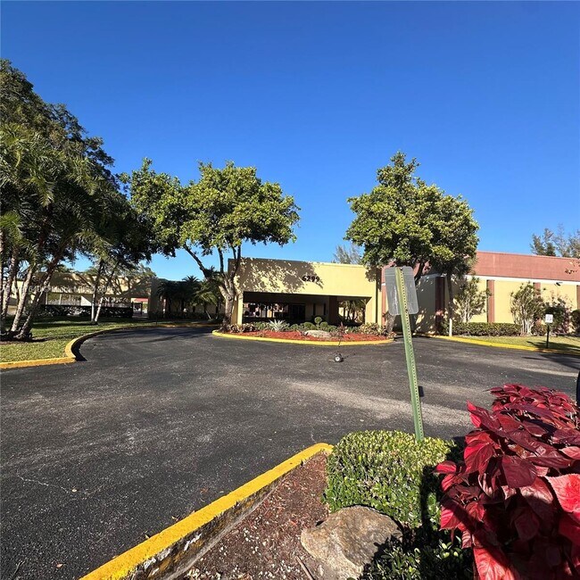 Building Photo - 5860 NW 64th Ave