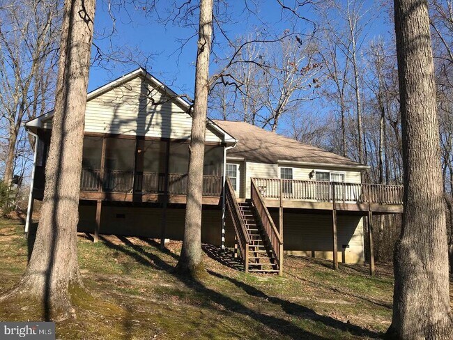 Building Photo - 711 Yorktown Blvd