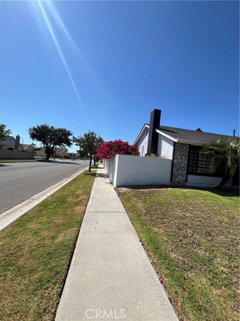 Building Photo - 17833-17833 Newbrook Ave