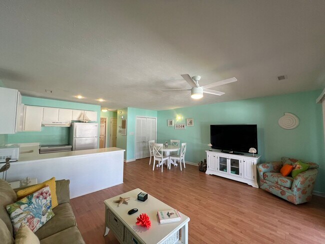 Building Photo - Myrtle Beach - 1 Bedroom / 1 Bath Condo