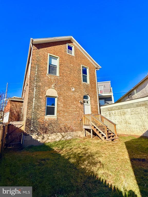 Building Photo - 59 N Main St