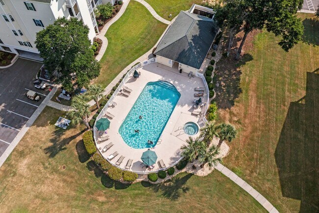 Building Photo - 601 N Hillside Dr