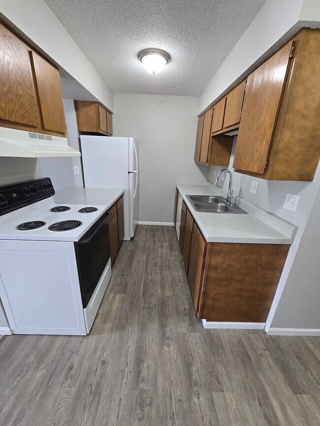 Building Photo - 1 Bedroom Apartment in Osage Beach!