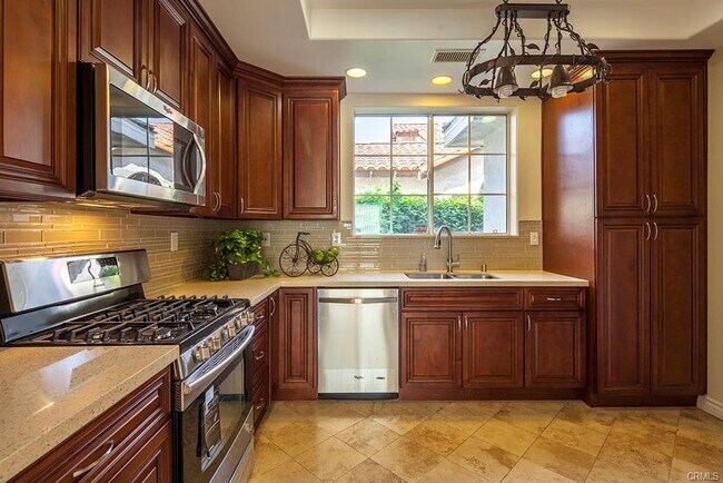 Building Photo - 1035 Fairview Ave