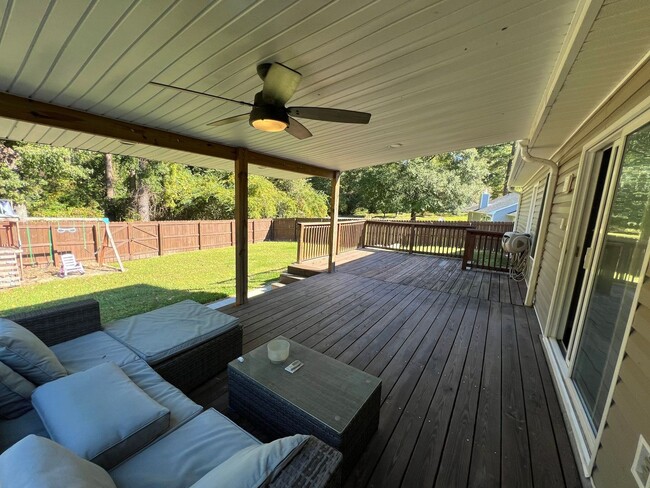 Building Photo - 3 bedroom, 2 bath House