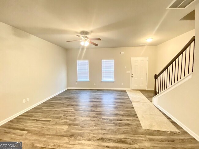 Building Photo - 6128 Oakley Rd