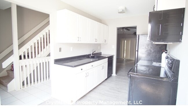 Building Photo - Large 2 bed 1.5 bath in Christiana School ...