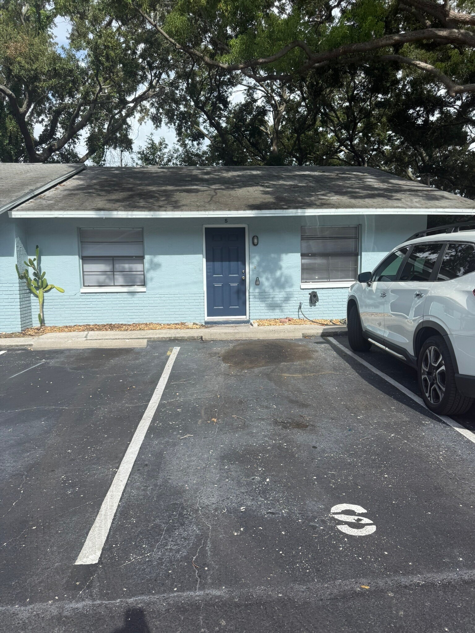 Building Photo - 950 Beltrees St