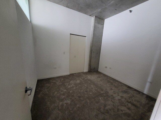 Building Photo - 235 W Van Buren St