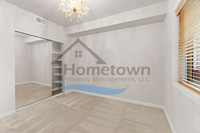 Building Photo - 355 W Waterside Dr