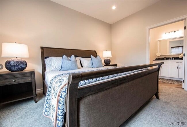 Building Photo - 5281-5287 Chestnut Ridge Rd