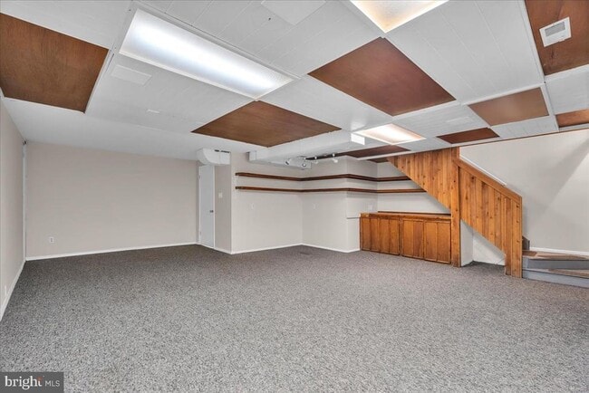 Building Photo - 38 Burgundy Dr