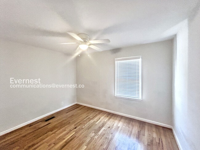Building Photo - 608 Cobb St