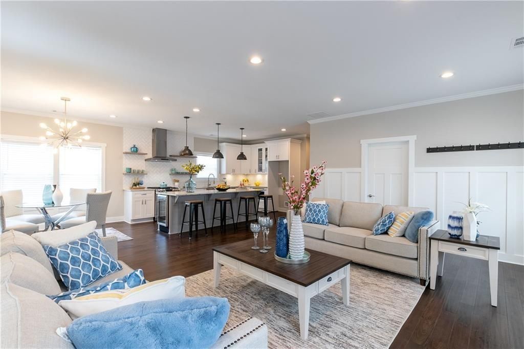 Building Photo - 202 Haygood Ave SE