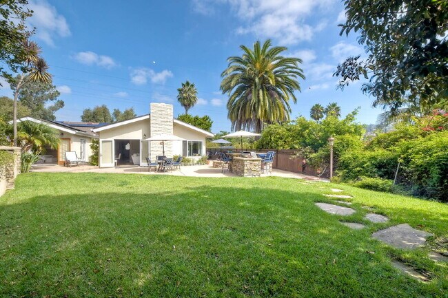 Building Photo - Single-Story La Costa Home Overlooking the...