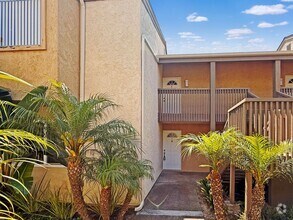 Building Photo - Beautiful 1 Bedroom/1 Bathroom Condo Locat...
