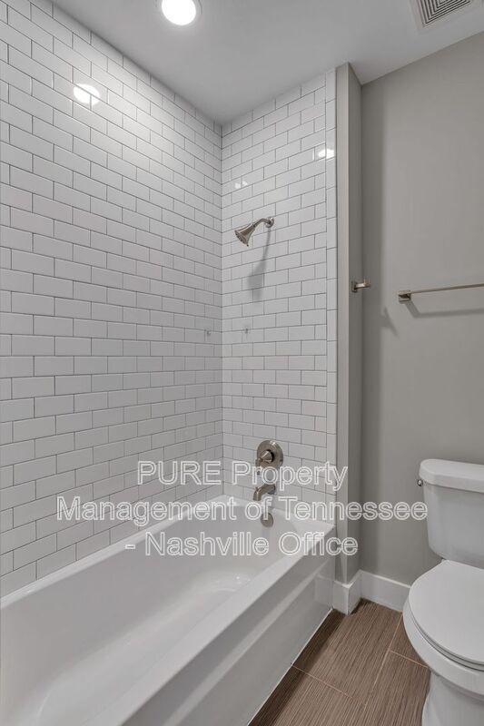 Building Photo - 3212A Lincoln Ave