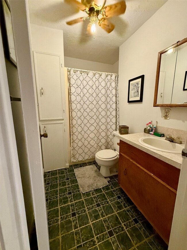 Building Photo - 282 Water View Dr