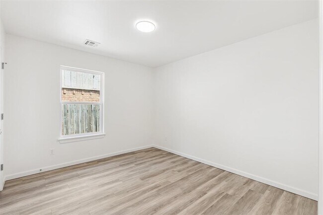 Building Photo - 8791 St George Way