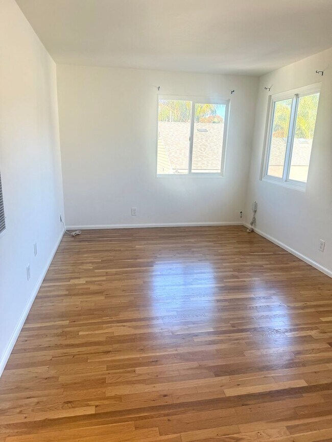 Building Photo - 1715 Chino St