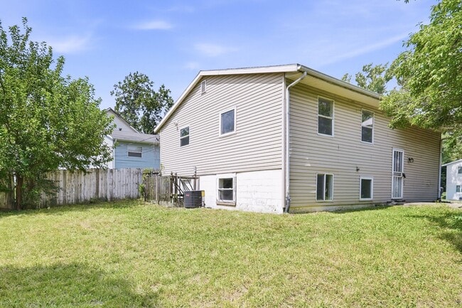 Building Photo - 1813 E 26th Ave
