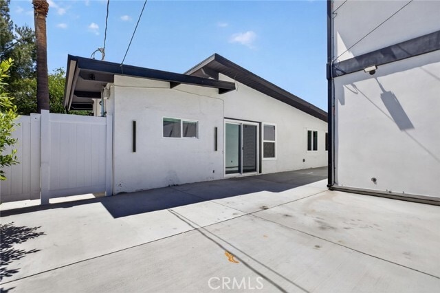 Building Photo - 10806 Paso Robles Ave