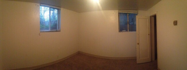 Building Photo - 2BD/1BA Basement Room on The Hill!