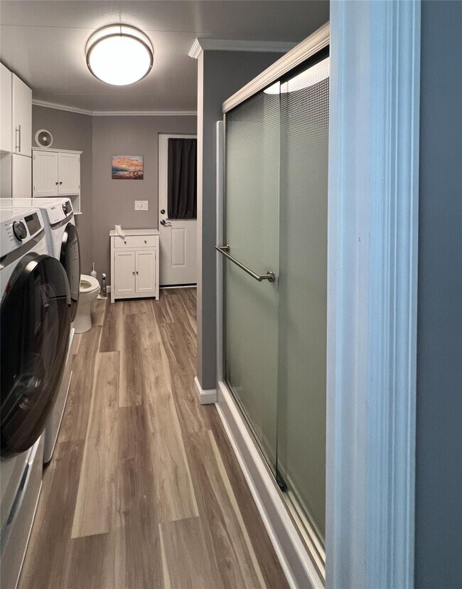 Building Photo - 6501 SE 55th Ln