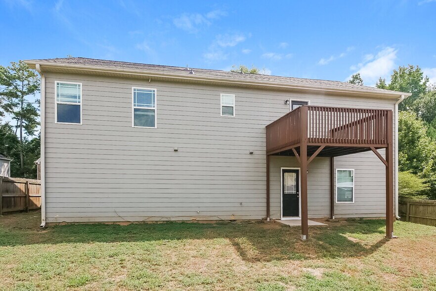Building Photo - 3901 Alderwoods Dr