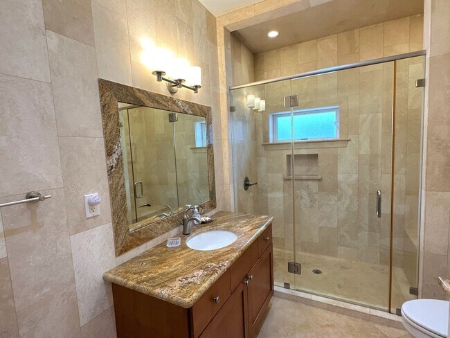 Building Photo - Gorgeous Furnished Beachside Home in Kailua