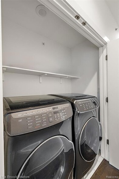 Building Photo - 284 Alfred St