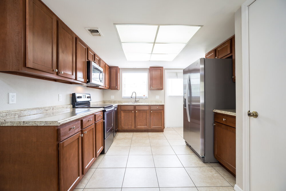 Building Photo - 8564 Cedar Cove Dr