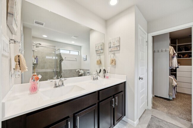 Building Photo - 21030 Albany Landing Ln