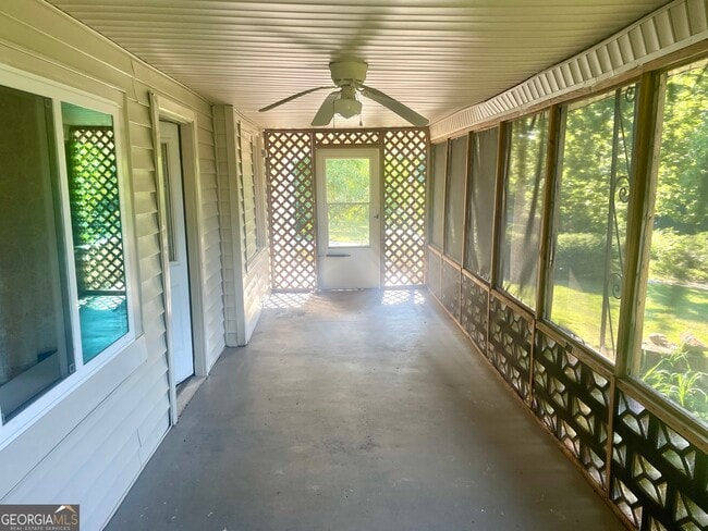 Building Photo - 560 Cleveland Byp