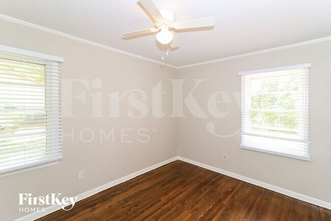 Building Photo - 3021 Chaucer Ln