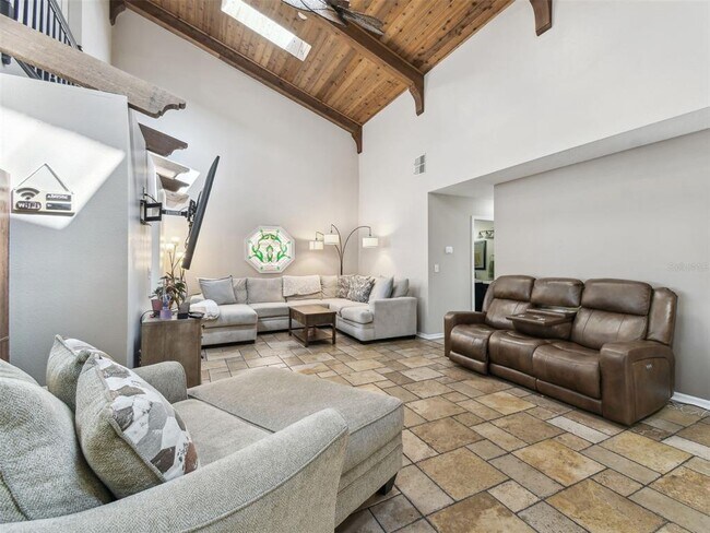 Building Photo - 6241 Bayside Dr