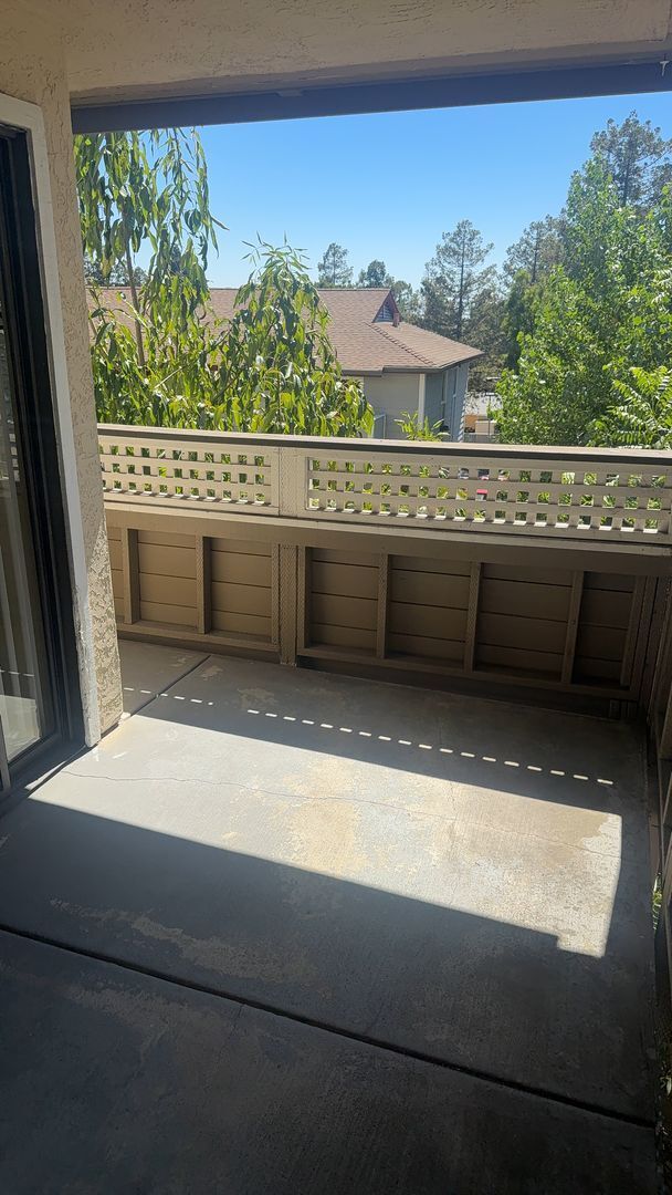 Building Photo - Nice 2 Bedroom 2 Bath Condo