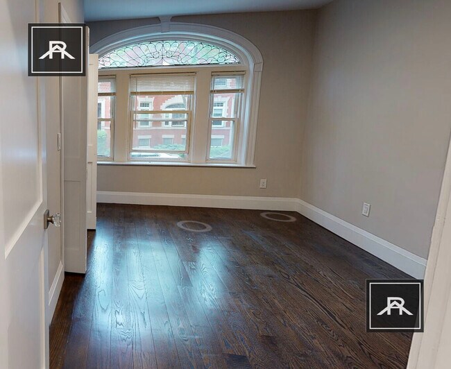 Building Photo - 5 Strathmore Rd