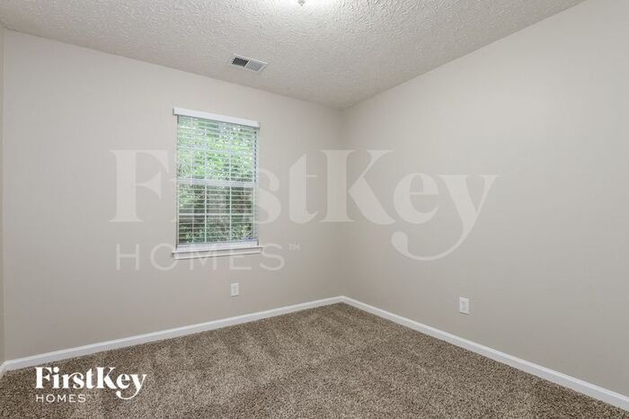 Building Photo - 5835 Shadewater Dr