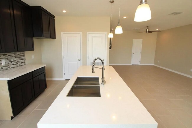 Building Photo - 7917 Elka Lp