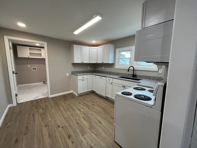 Kitchen - 166 18th St