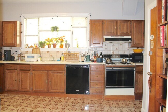 Building Photo - 311 Cardinal Medeiros Ave