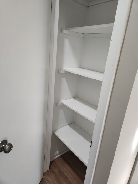 Building Photo - 61 W Oakland Ave