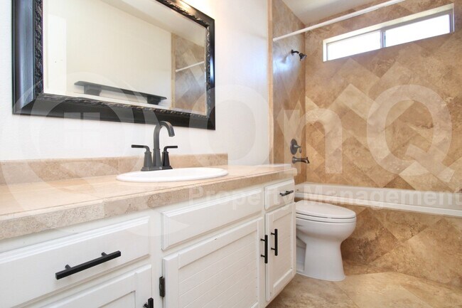 Building Photo - 946 N Ricardo Cir