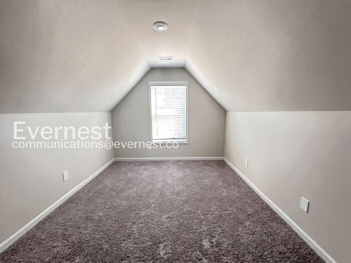 Building Photo - 106 Culver St