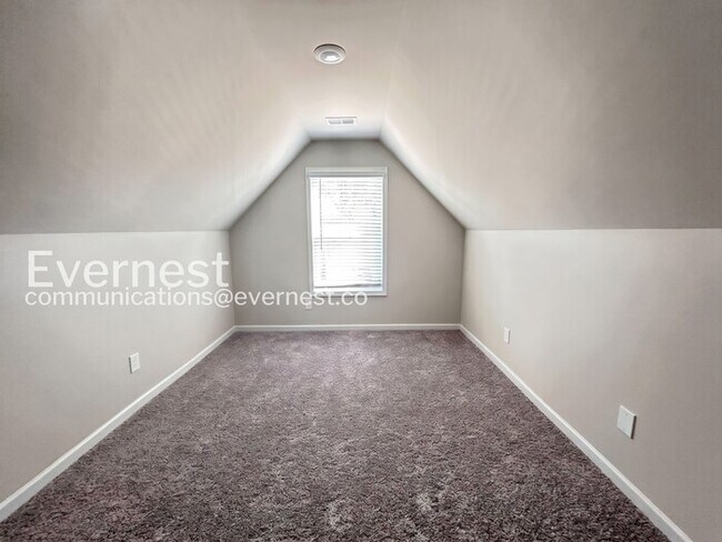 Building Photo - 4-Bed/2-Bath/Pet Friendly/Available Soon!