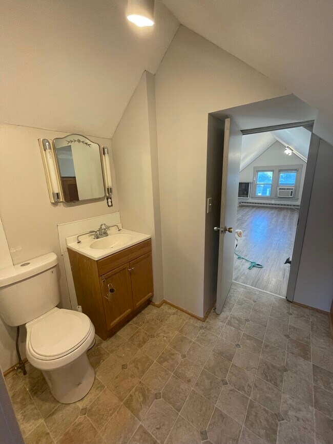 Building Photo - 455 Water St