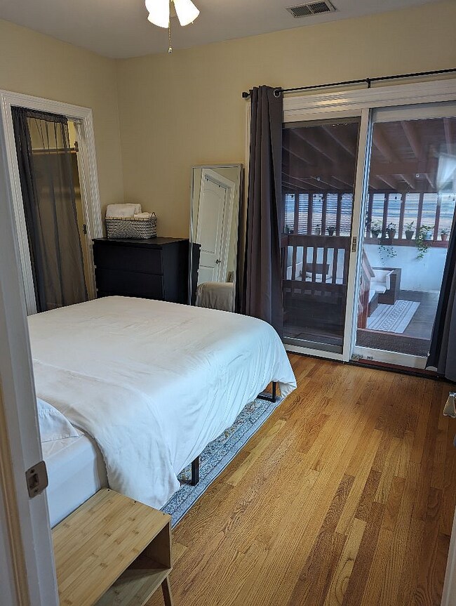 Furnished Main Bedroom - 2109 N Bingham St