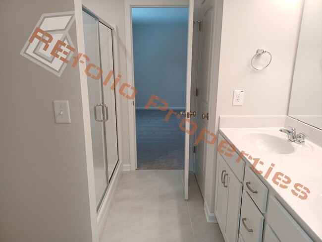 Building Photo - Beautiful 4 Bedroom, 3 Bath, 1-Car Garage ...