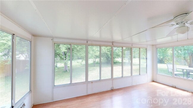 Building Photo - 13906 Glendevon Ct